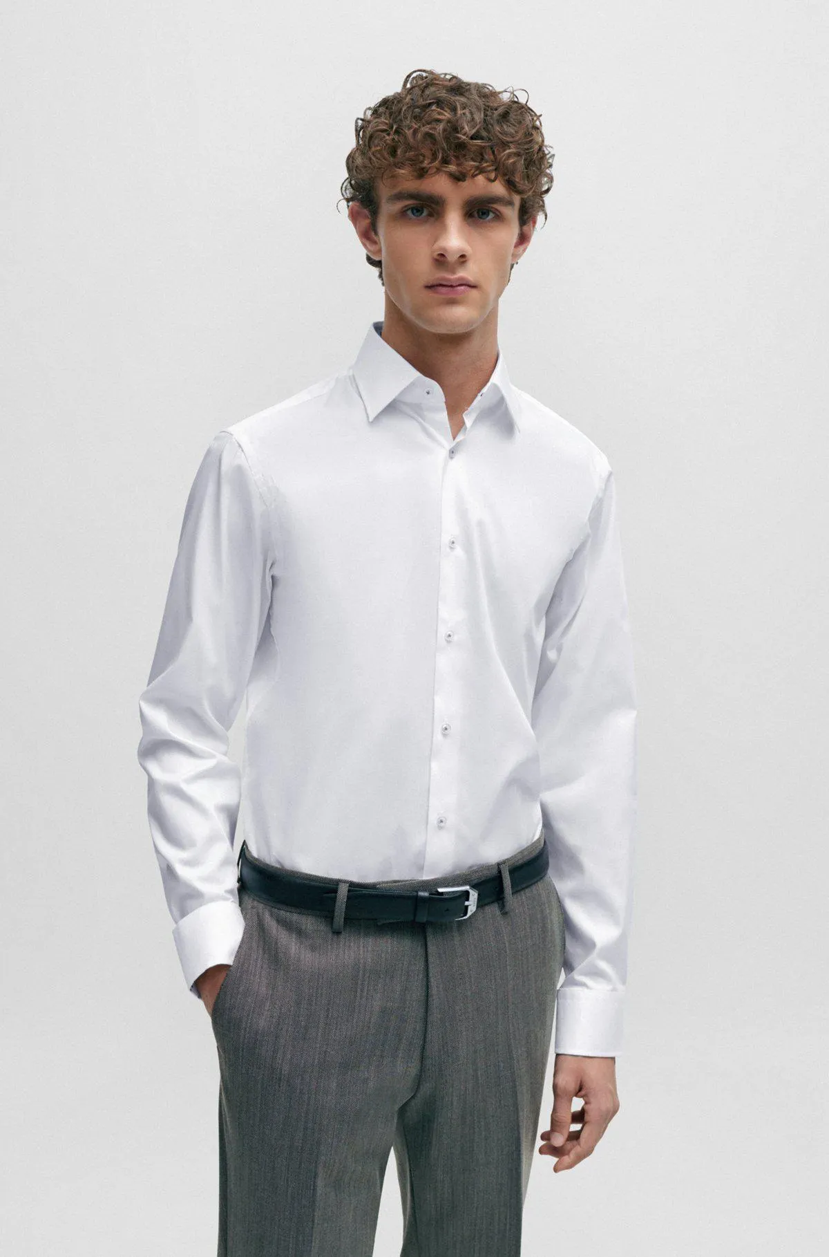 Camisa regular fit en popelín de algodón de planchado fácil