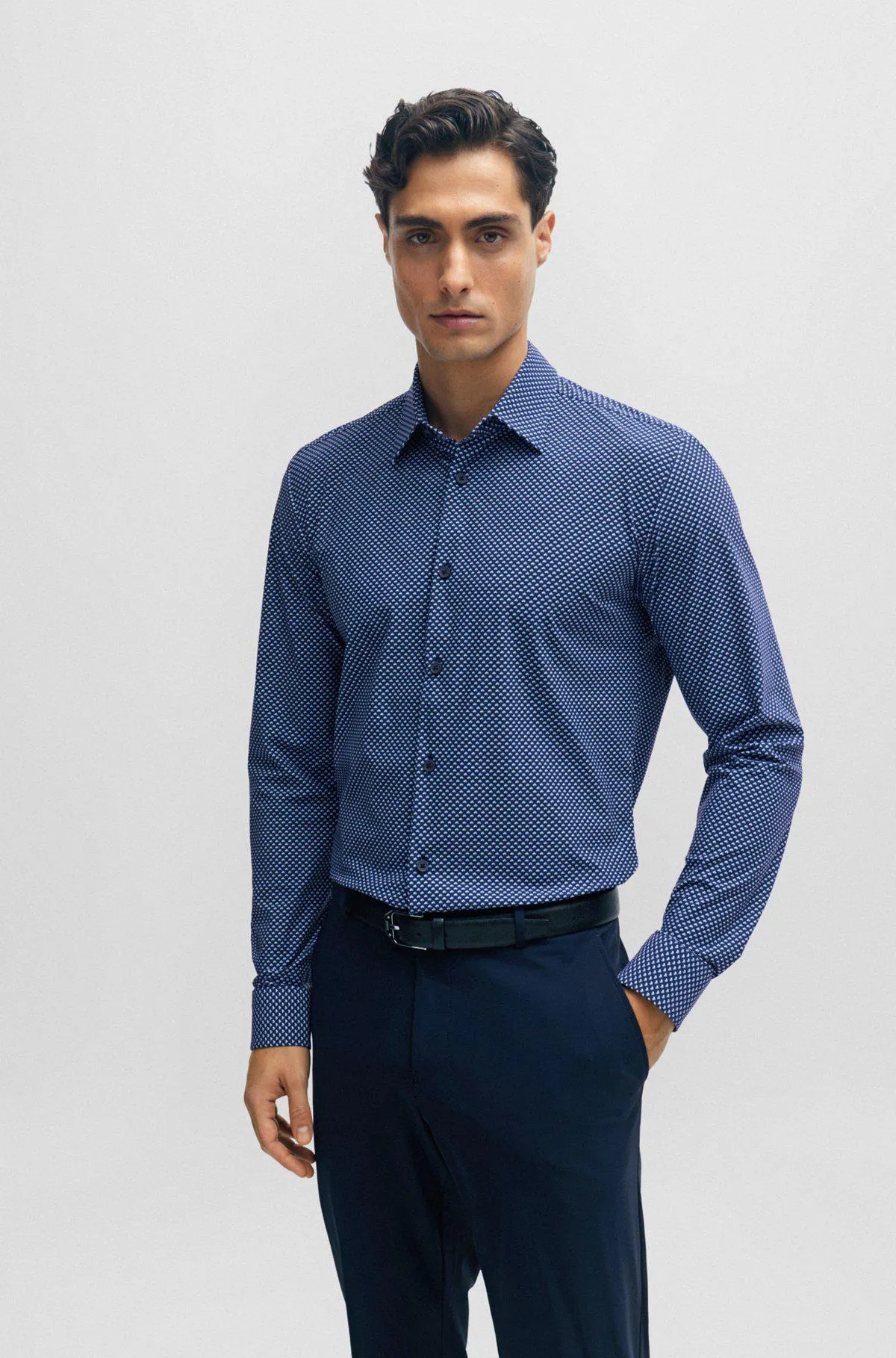 Camisa slim fit de tejido elástico técnico estampado