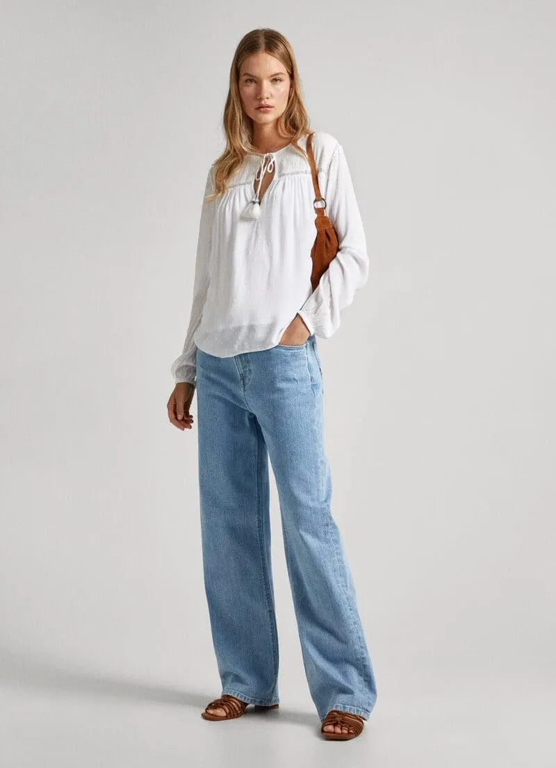 BLUSA FLUIDA CON ENCAJES