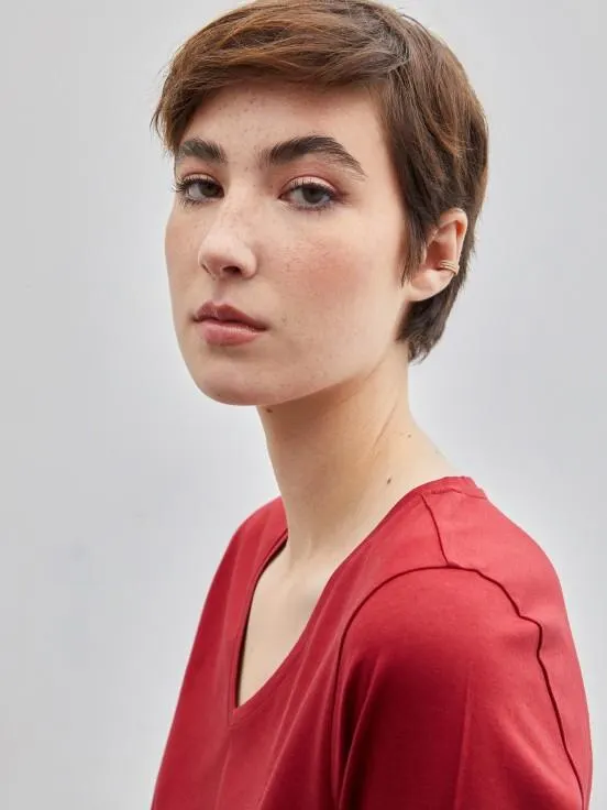 Jersey básico con cuello de pico