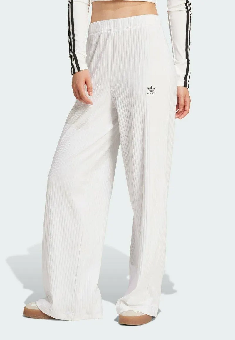 ESSENTIALS WIDE RIBBED PANTS - Pantalones - white
