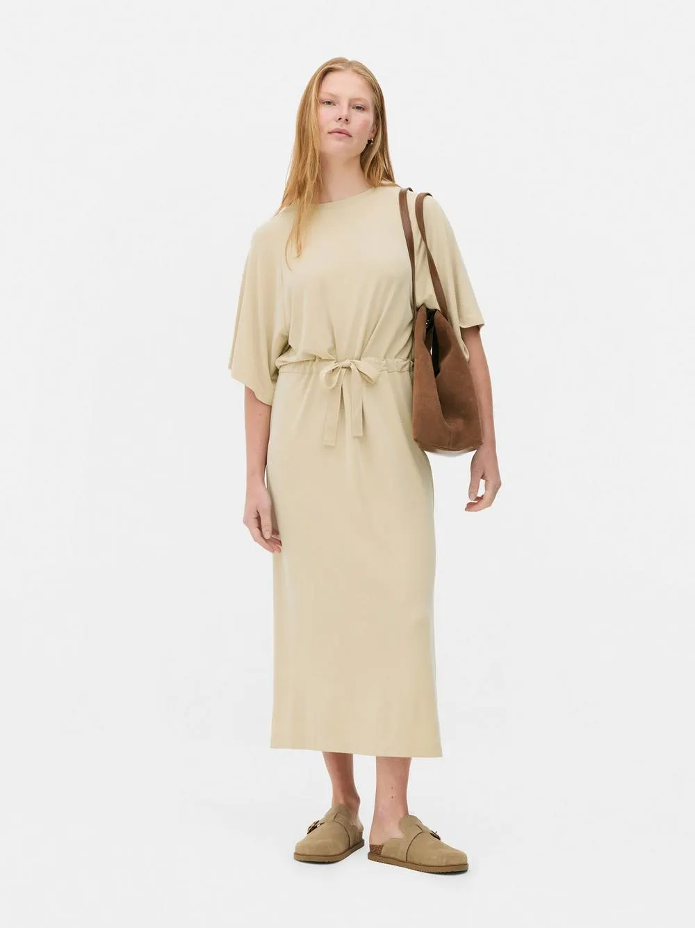 Vestido de manga corta con cinturón de atar The Edit