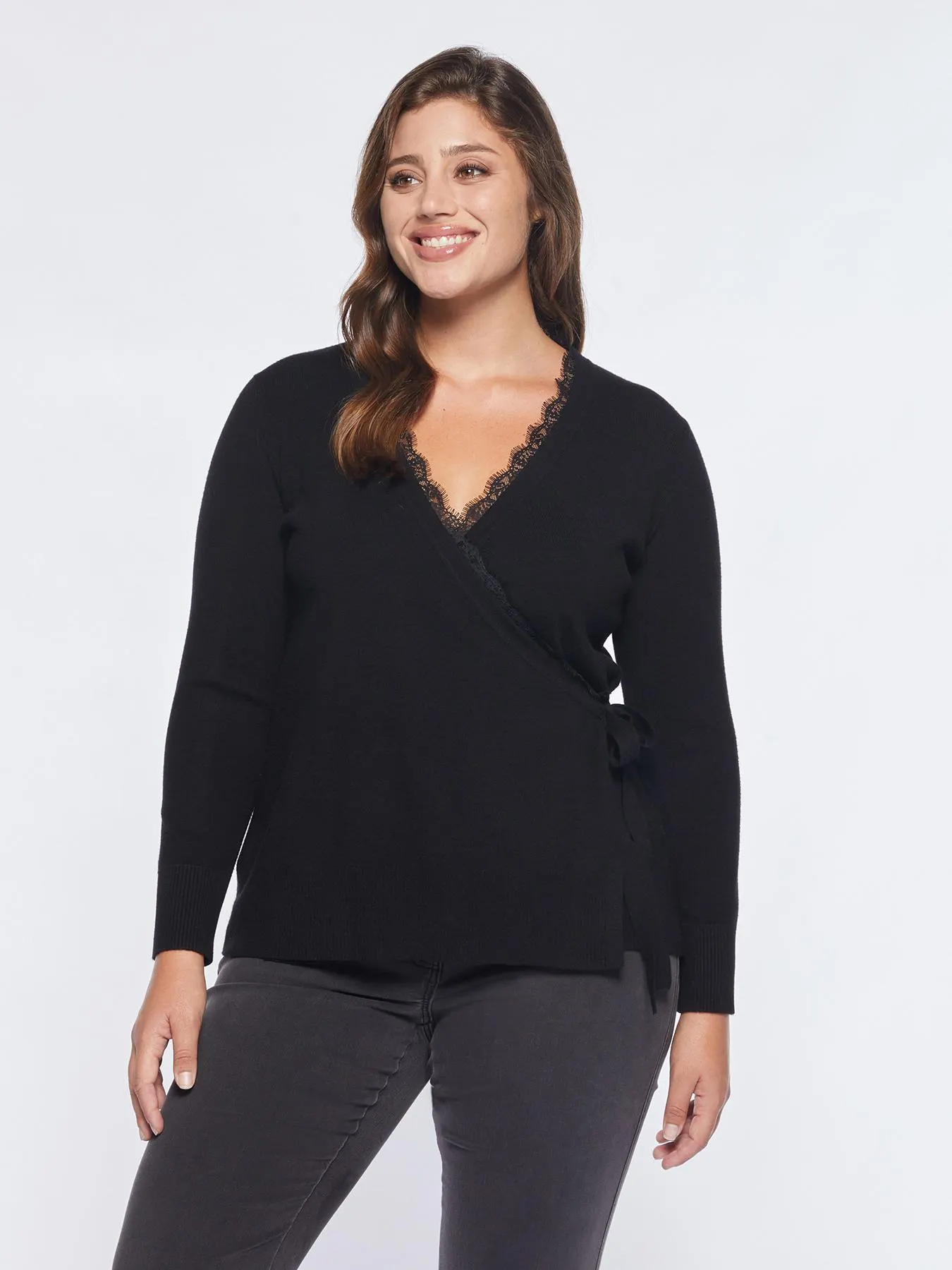 Cardigan ad incrocio con bordi in pizzo