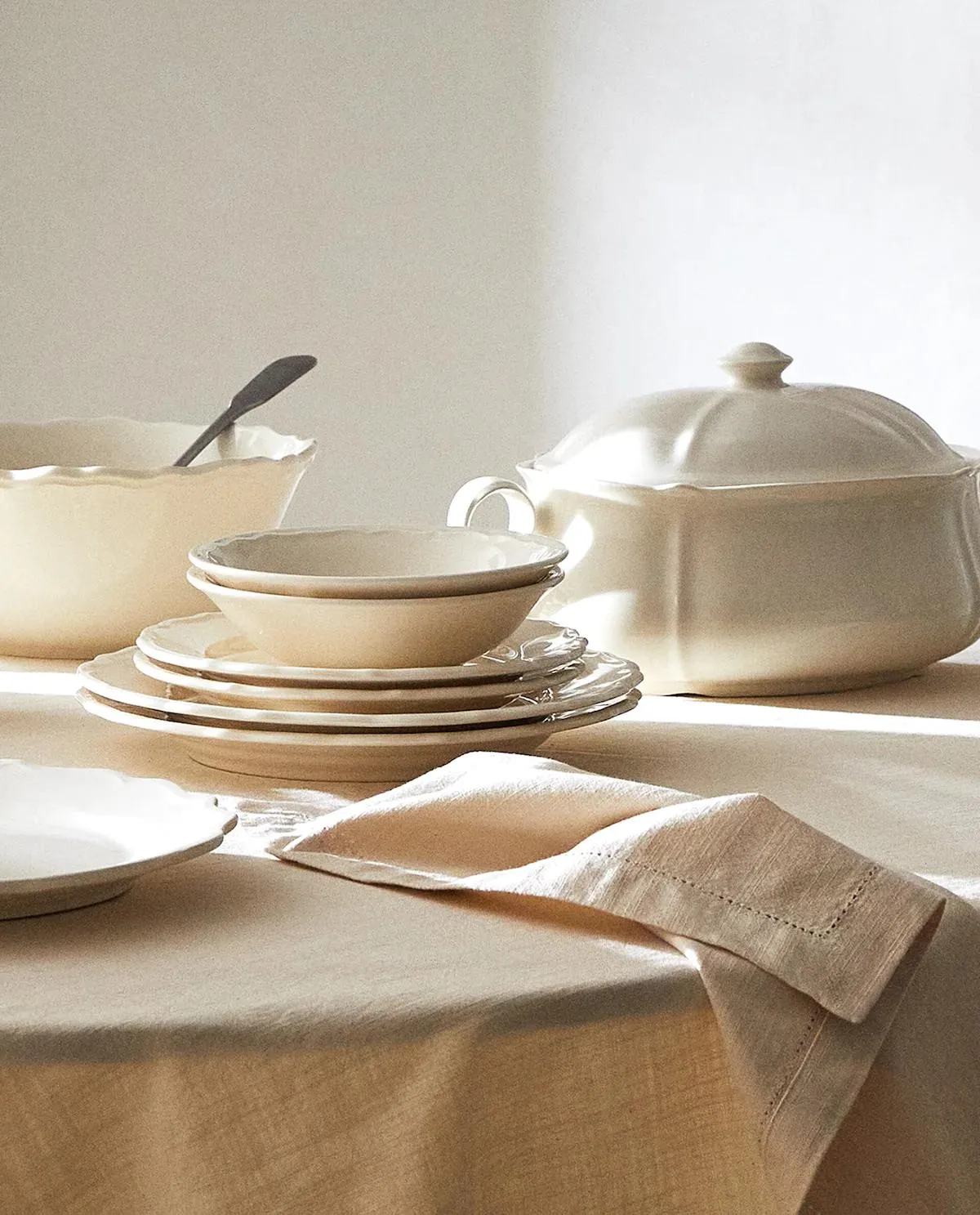 VAJILLA LOZA BORDE RELIEVE