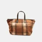 Bolso de tela escocesa con bandolera