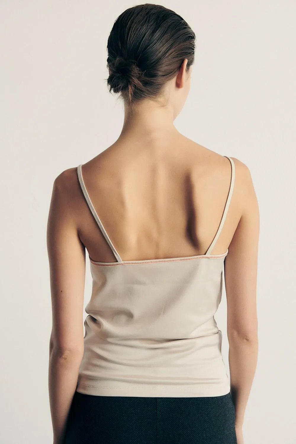 Top de tirantes de punto circular