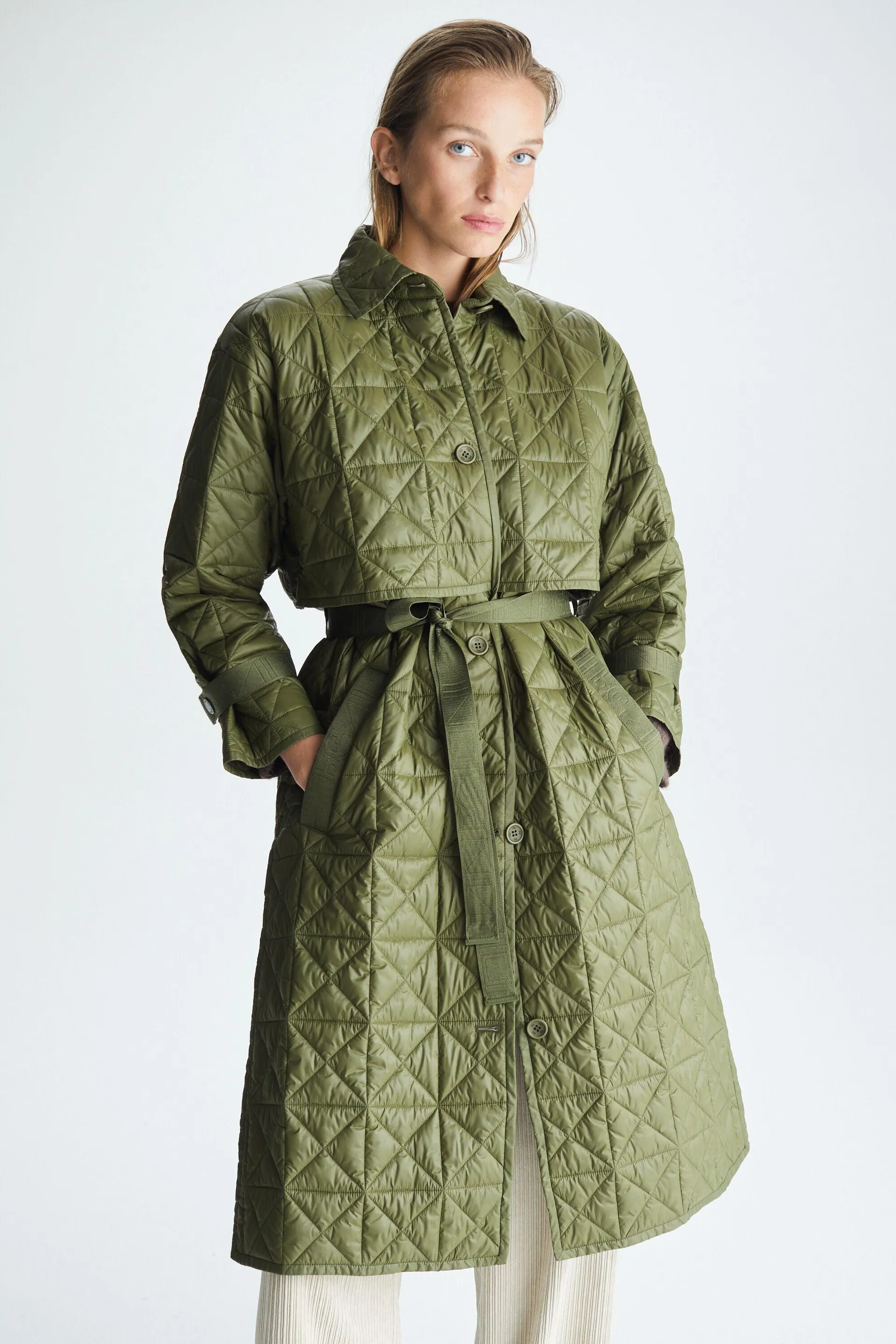 Gabardina oversize nylon acolchado Origami