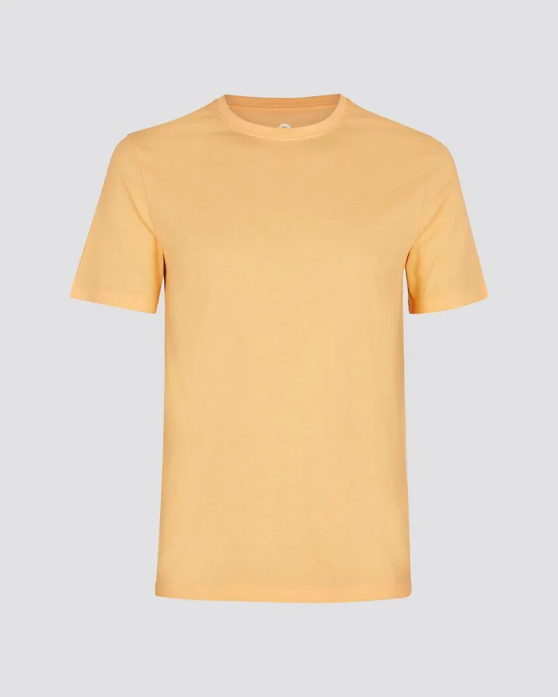 T-paita pyöreällä pääntiellä