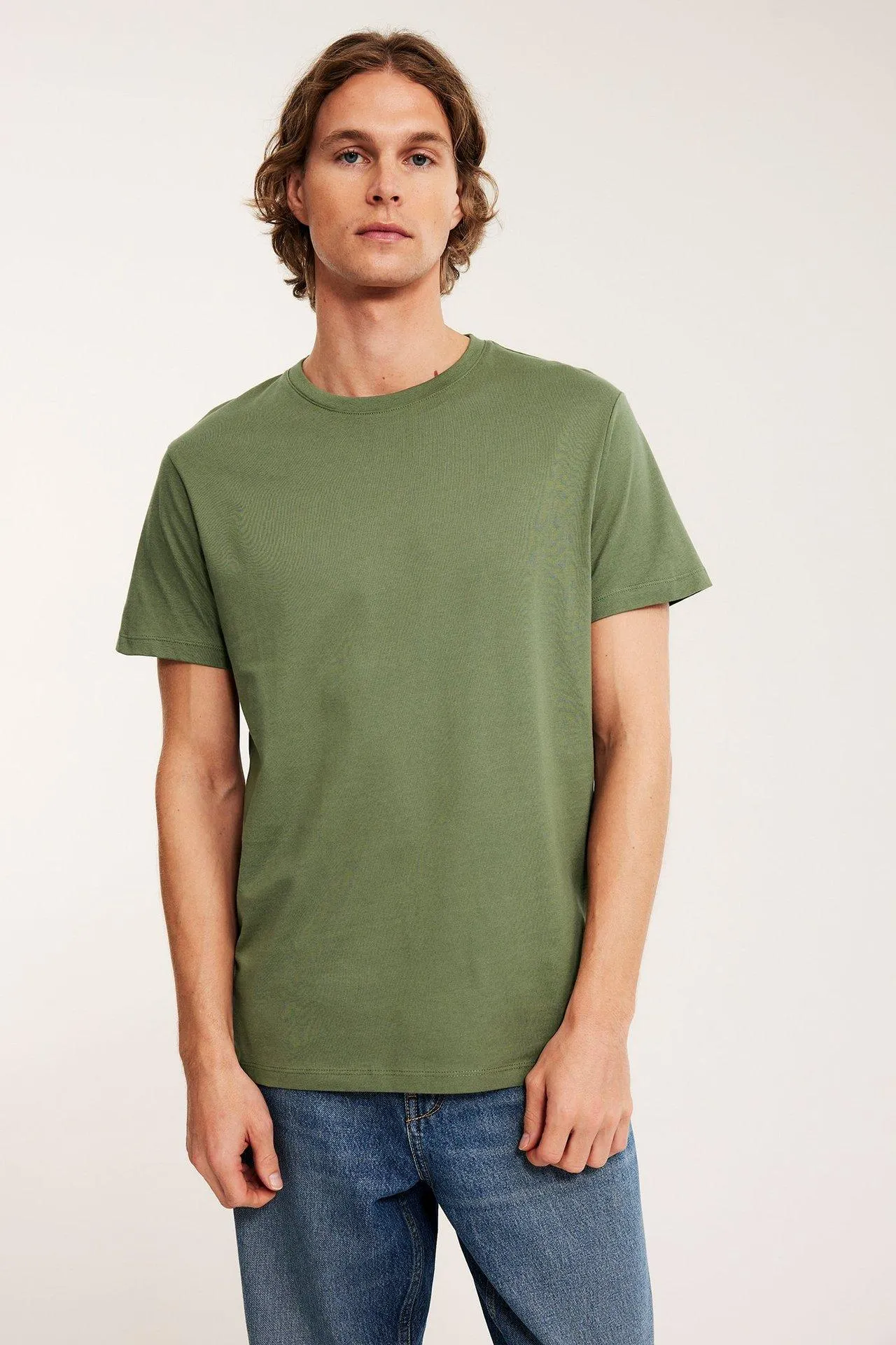 T-paita, jossa pyöreä pääntie