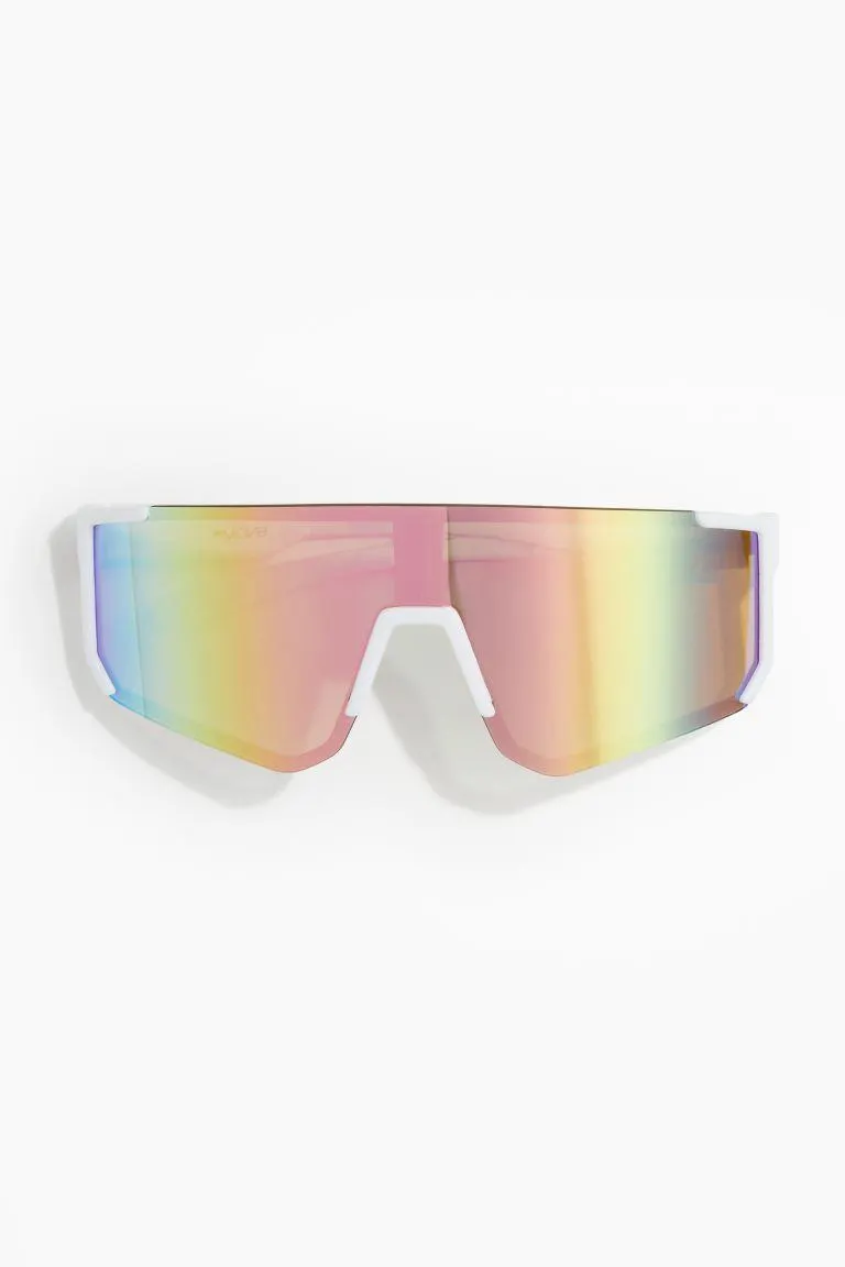 Särkymättömät sporttiaurinkolasit