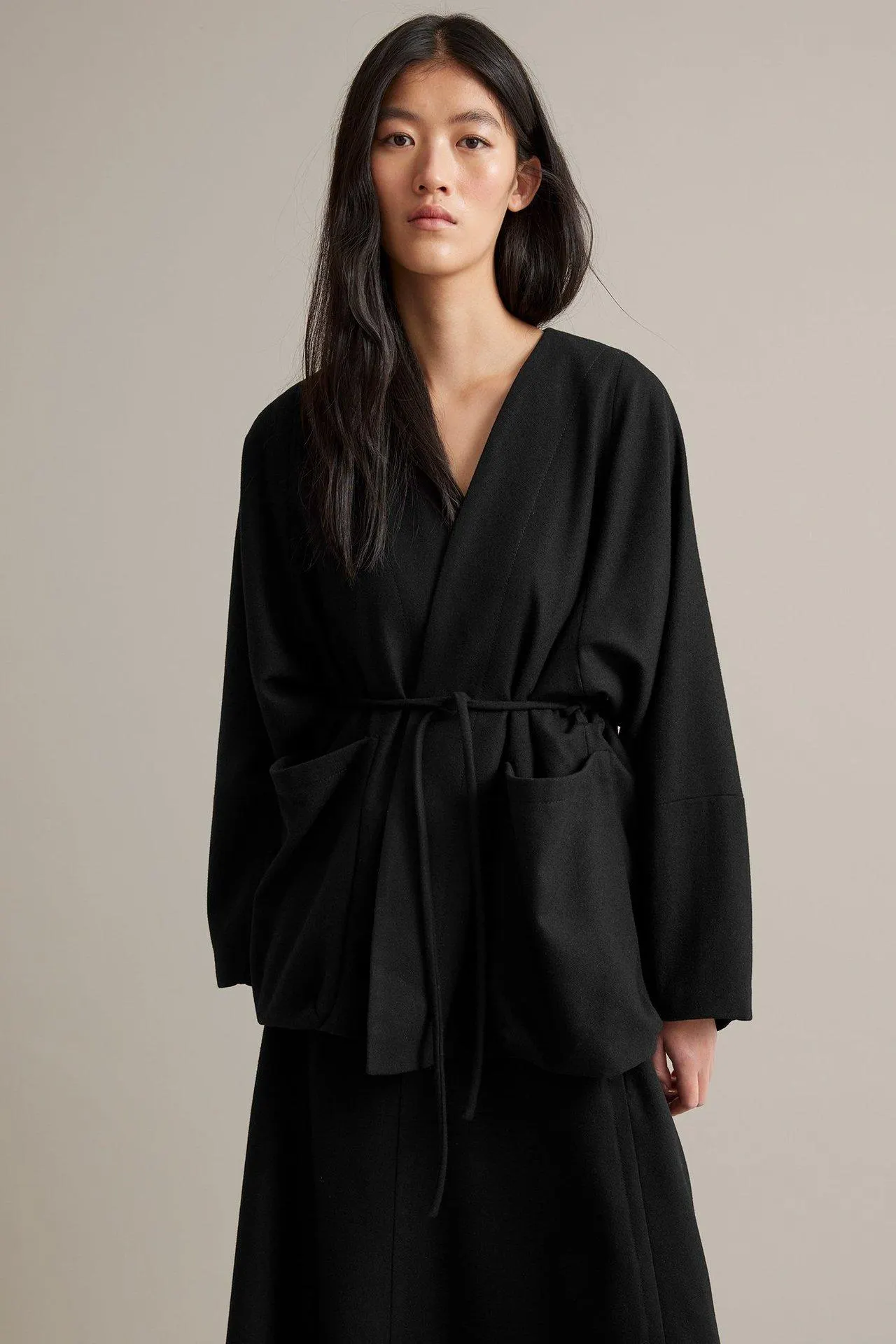 Villasekoitteesta valmistettu neuletakki