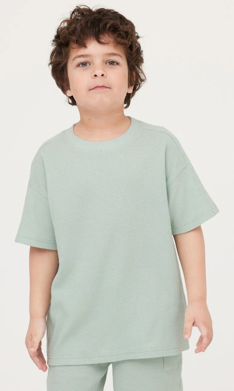 T-paita strukturoidulla pinnalla