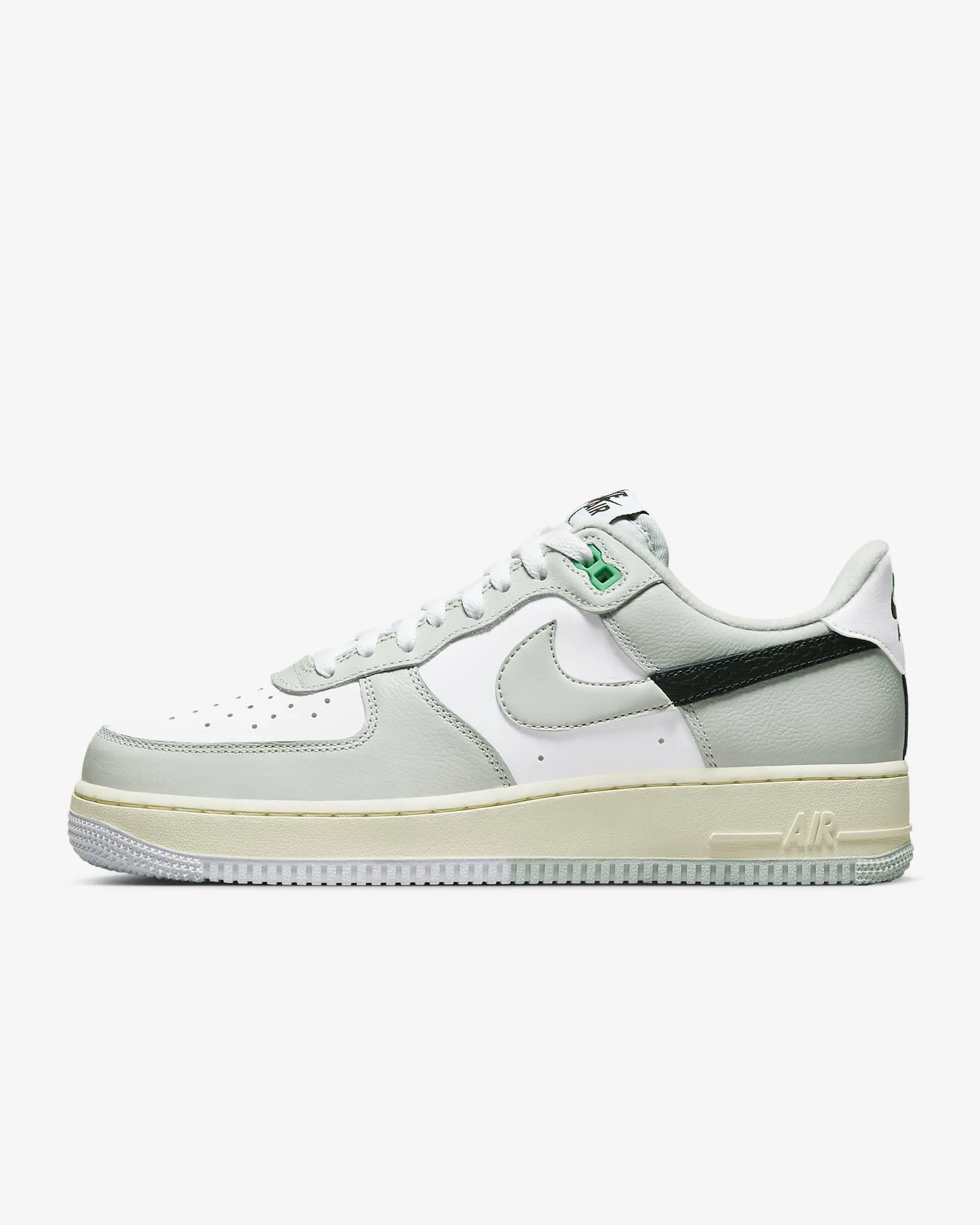 Nike Air Force 1 '07 LV8