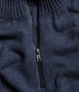 Neulepusero vetoketjulla