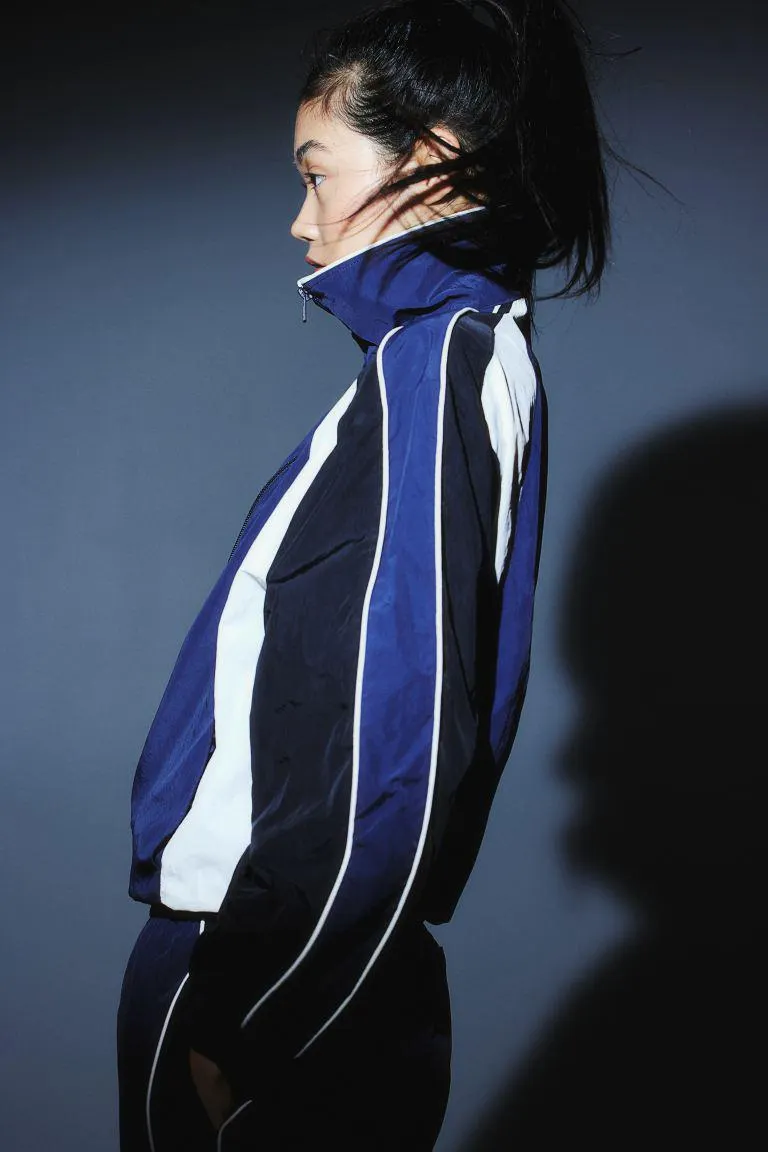 Nailoninen tuulitakki