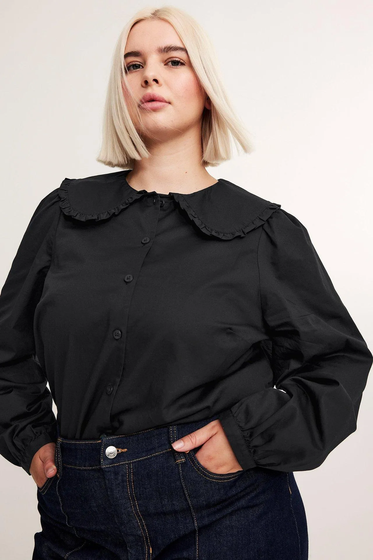 Paitapusero kauluksella