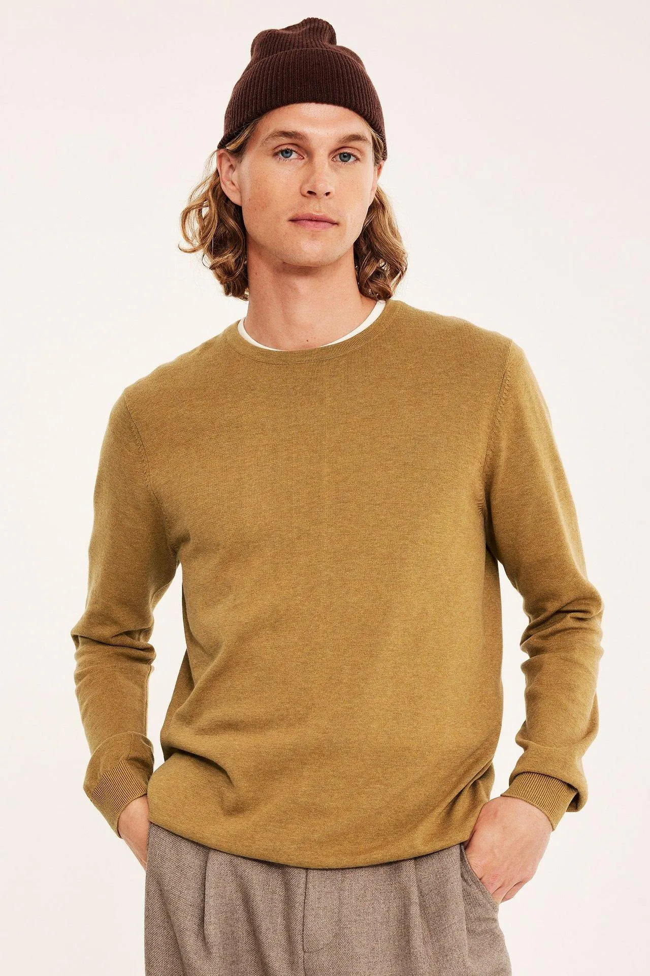 Hienoneuloksinen pusero