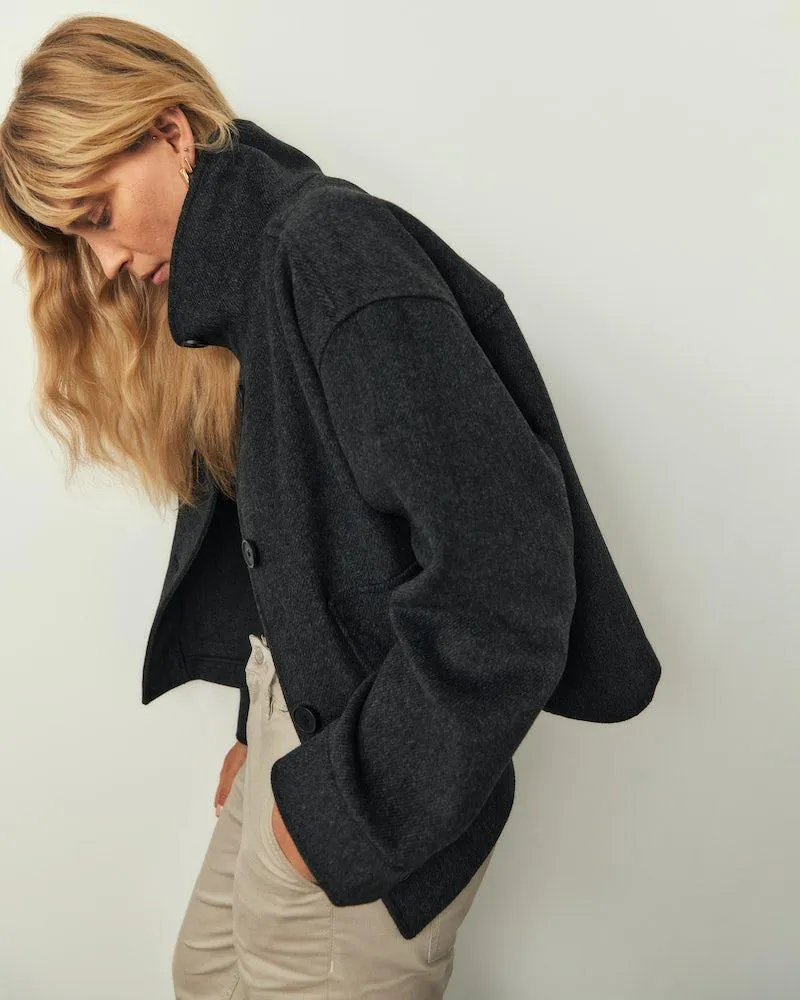 Lyhyt villasekoitetakki