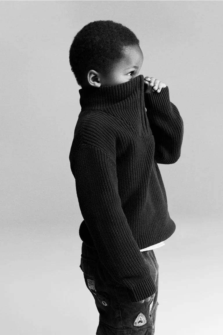 Vetoketjullinen neulepusero