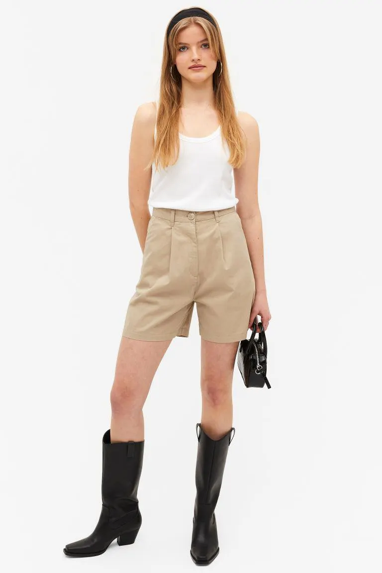 High waist pleated shorts