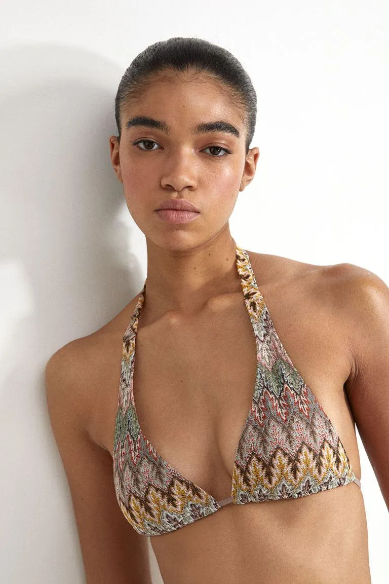 Virkattu Halter-bikinitoppi