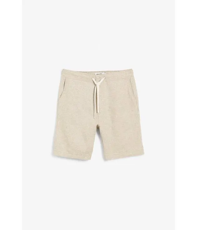 Pellavasekoitetta olevat shortsit