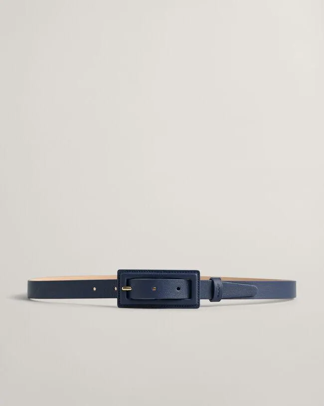 Päällystetyllä soljella varustettu kapea nahkavyö