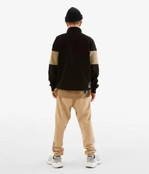 Kauluksellinen collegepaita