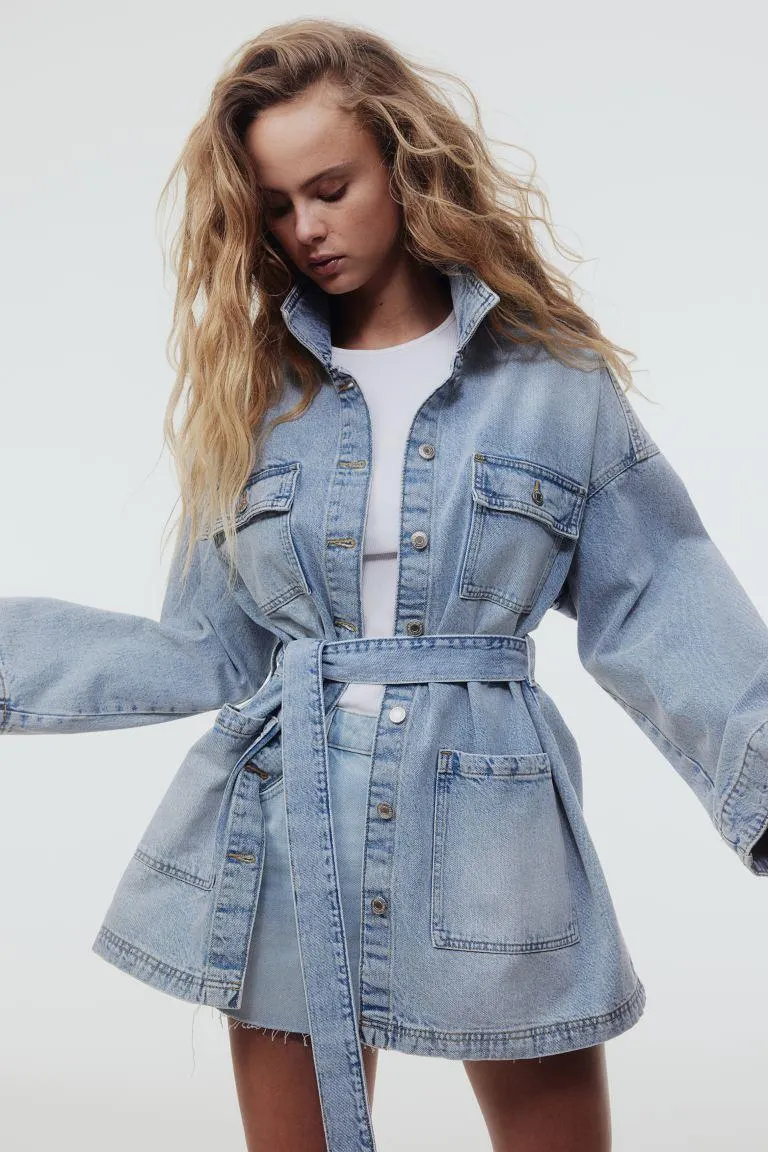 Solmuvöinen farkkutakki