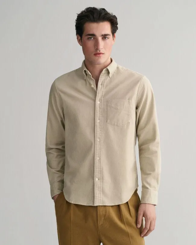 Regular fit ‑mitoitettu vakosamettipaita