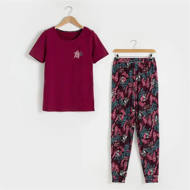 Lehtikuvioitu pyjama