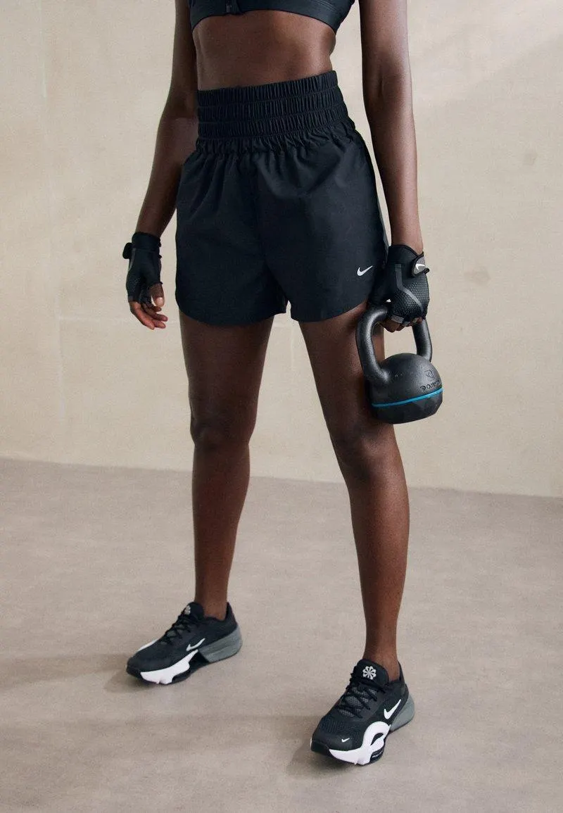 Urheilushortsit - black