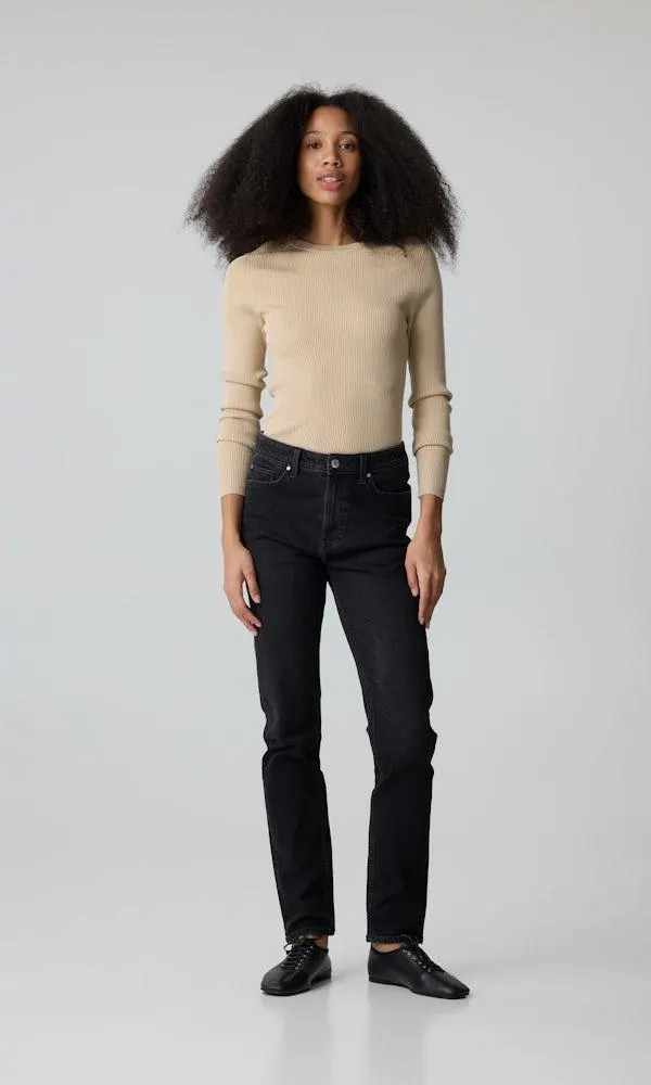 Slim -farkut keskikorkeallavyötäröllä