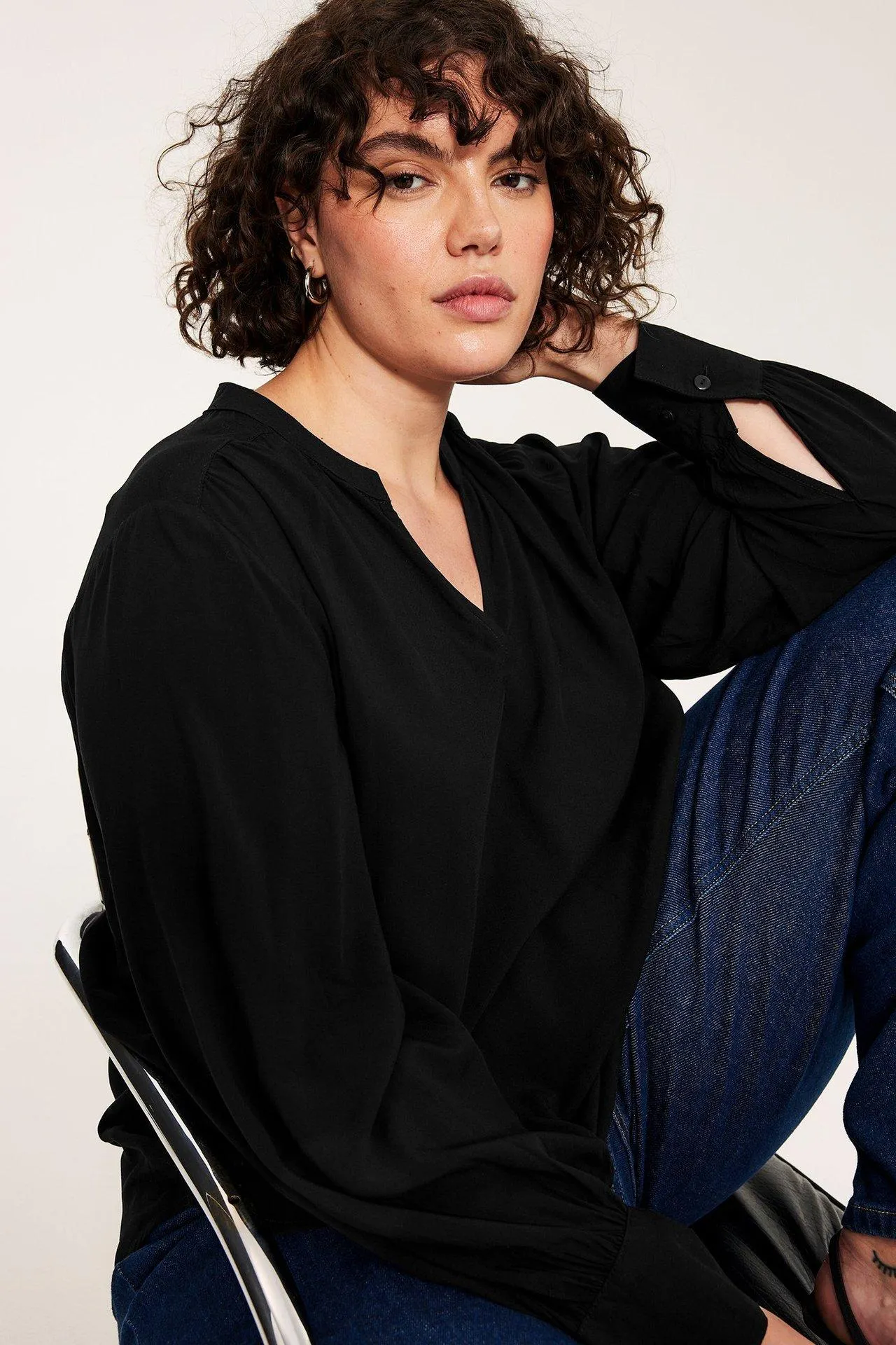 Paitapusero, jossa on v-pääntie