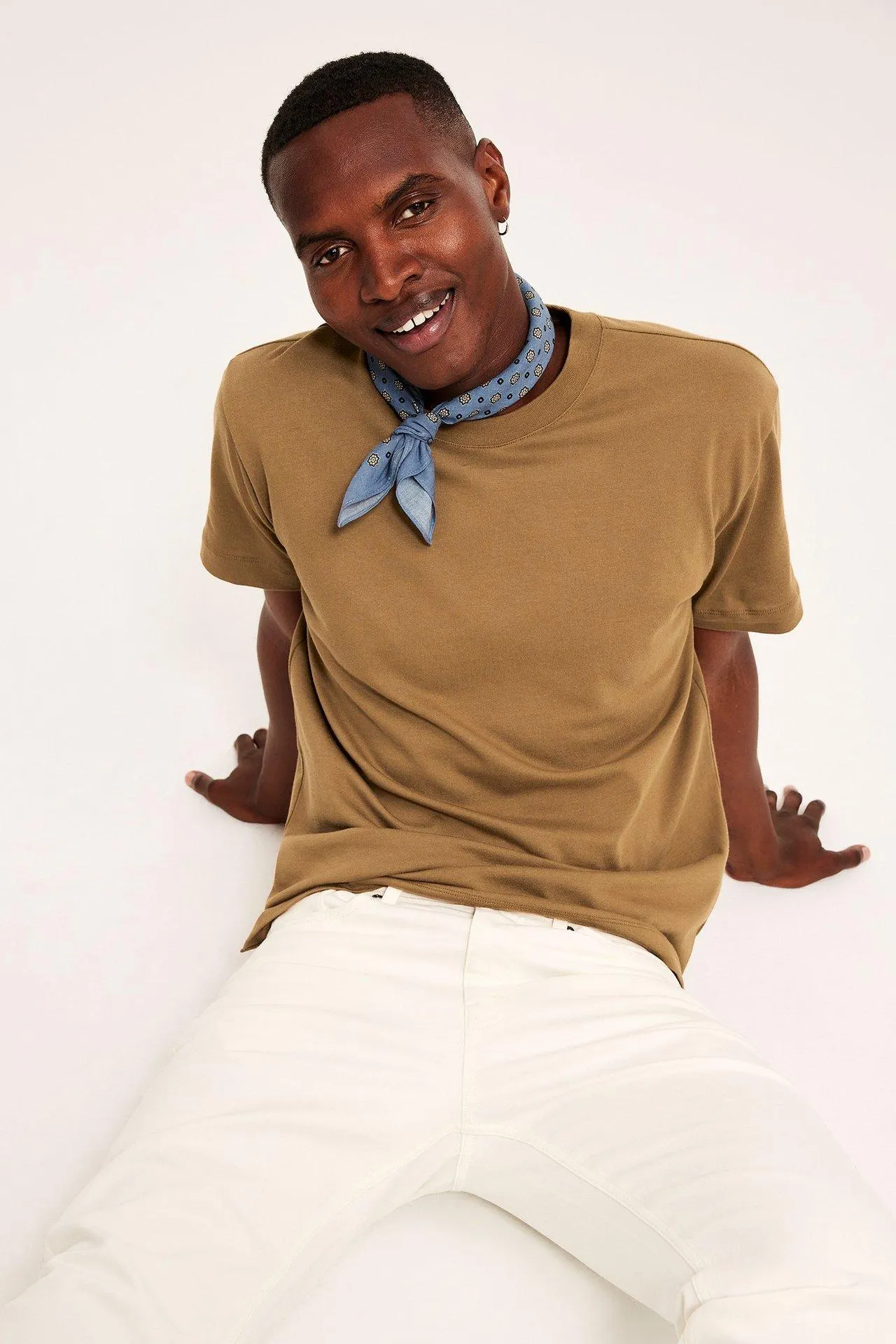 T-paita, jossa pyöreä pääntie