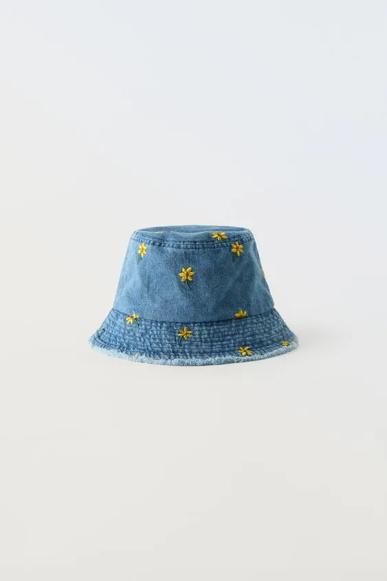 EMBROIDERED FLORAL DENIM BUCKET HAT