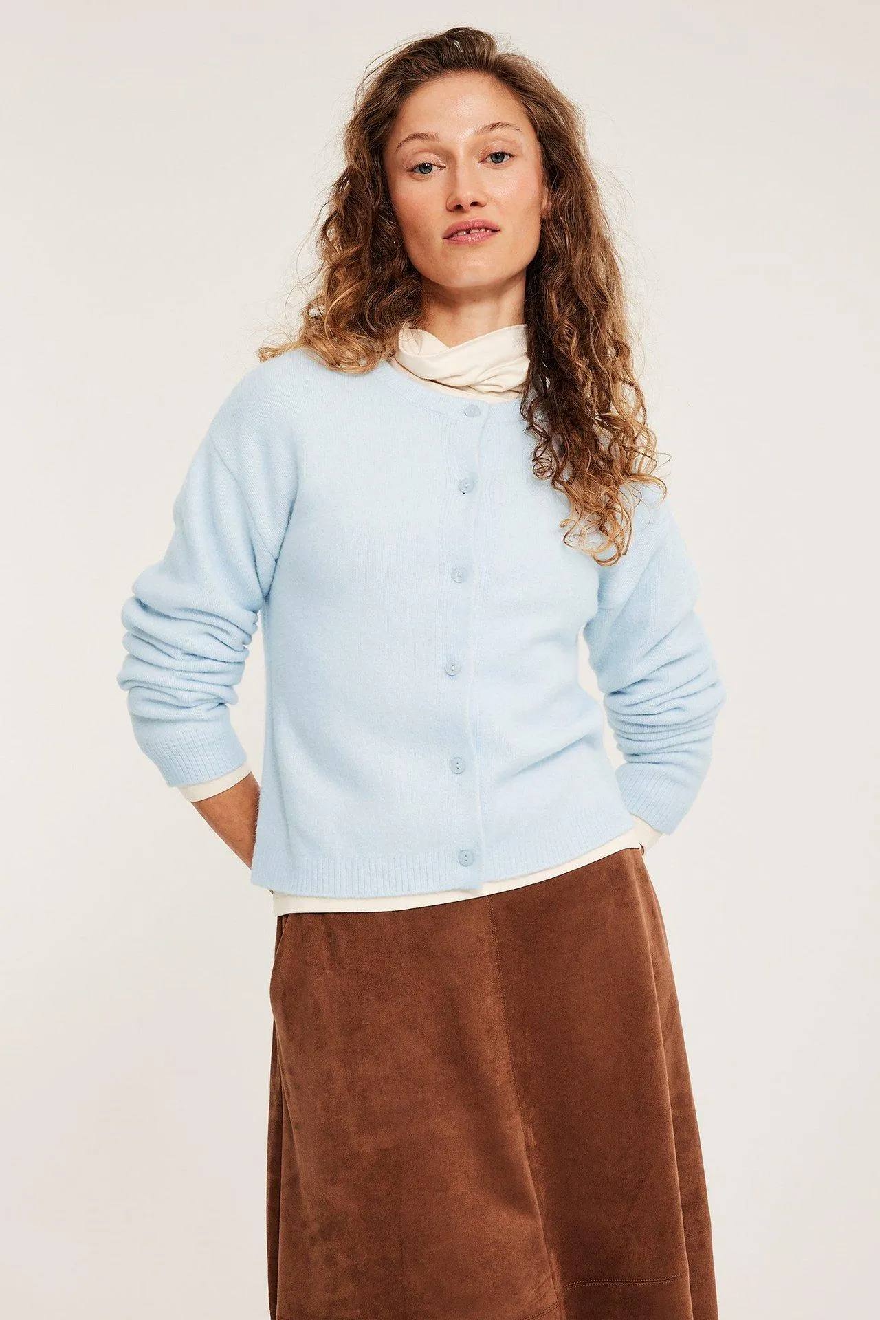 Hienoneuloksinen neuletakki