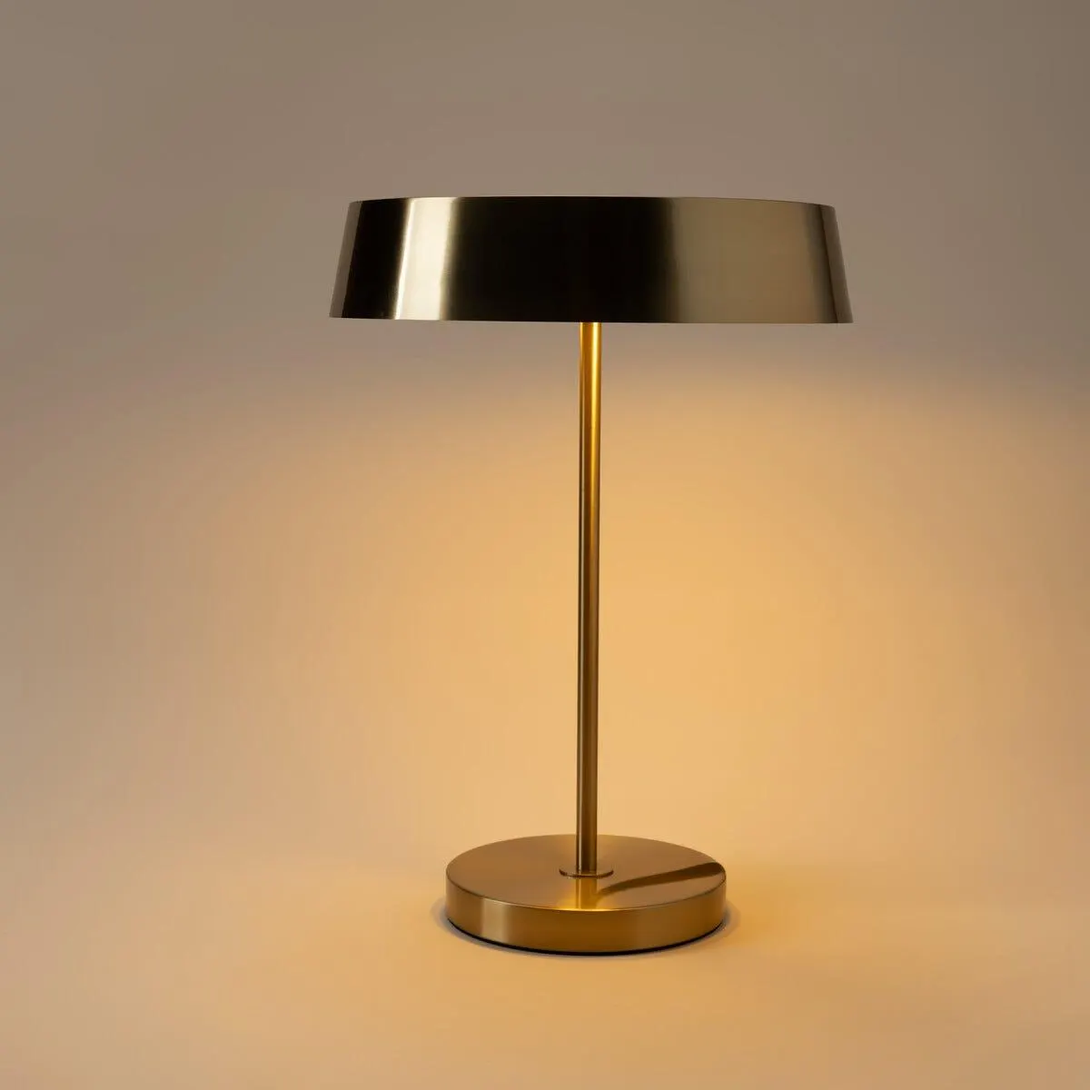 Cornelia Pöytävalaisin messinki, 45 cm, Northlight