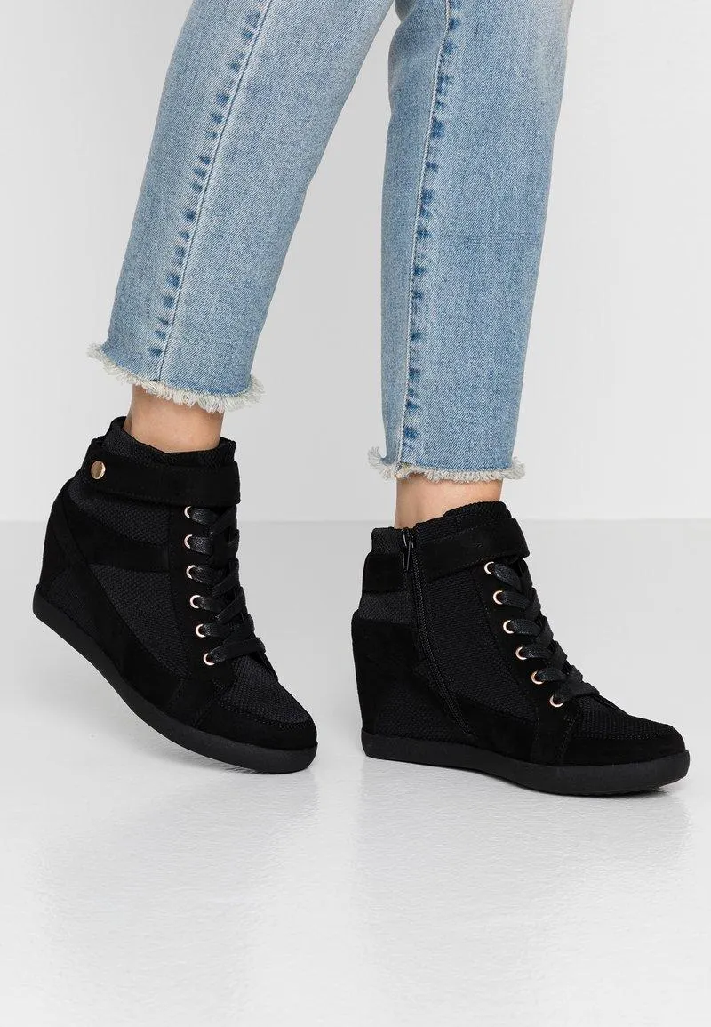 Korkeavartiset tennarit - black