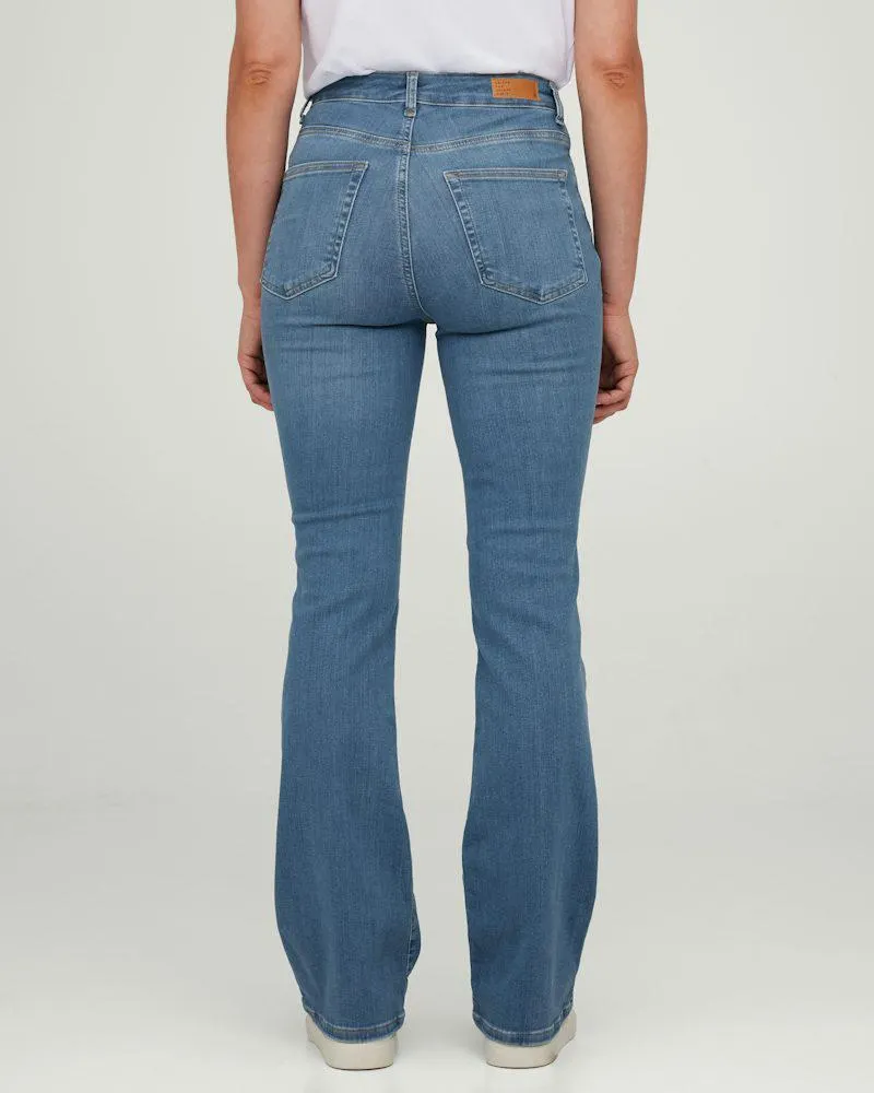 Korkeavyötäröiset bootcut-farkut