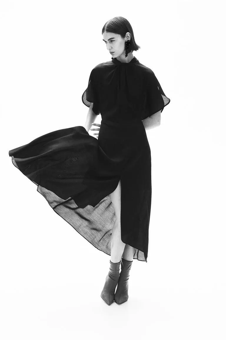 Kierresomisteinen mekko