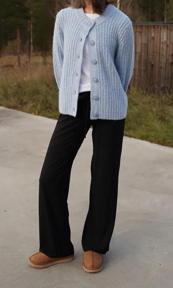 Leveät Lounge -housut