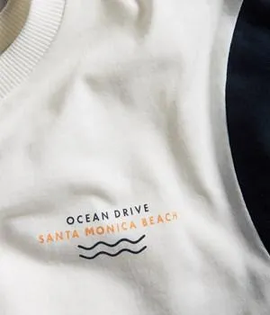 T-paita painatuksella