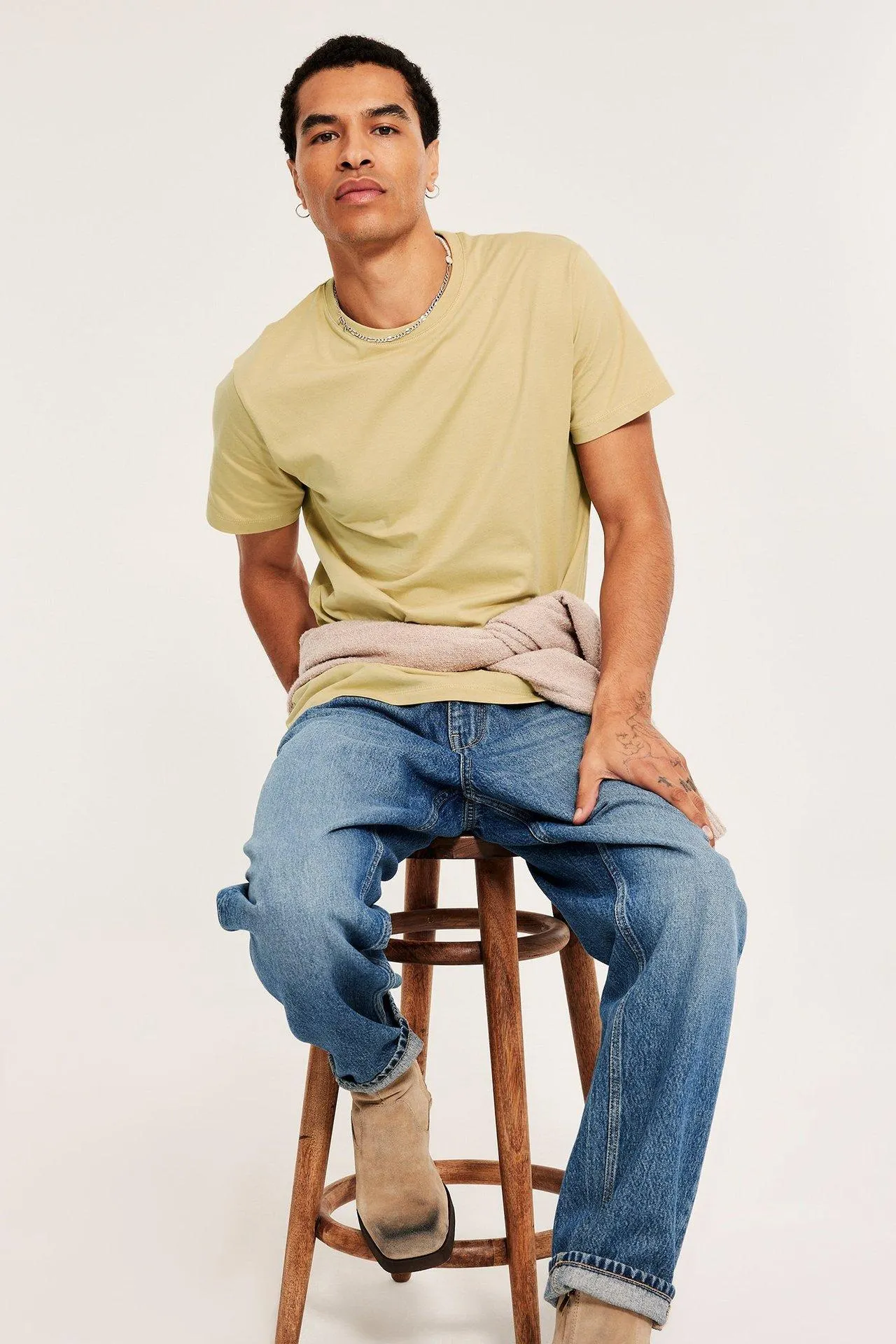 T-paita, jossa pyöreä pääntie