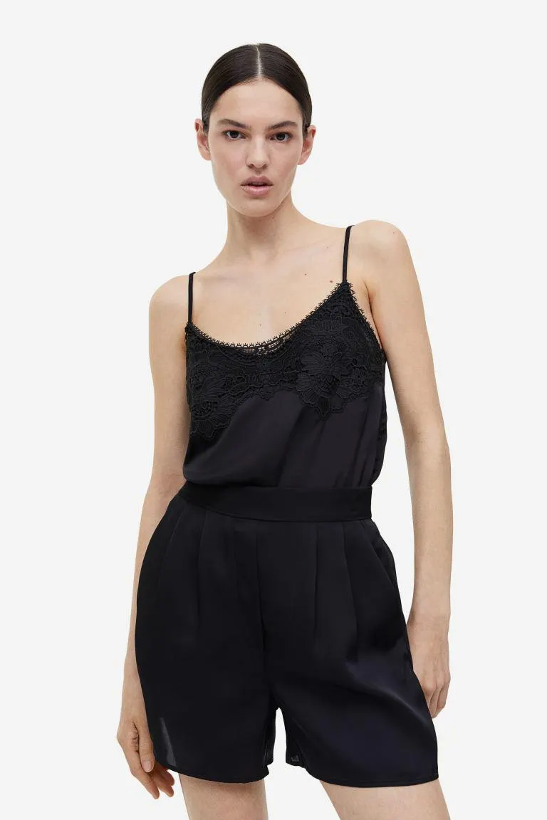 Satiiniset pull on -shortsit