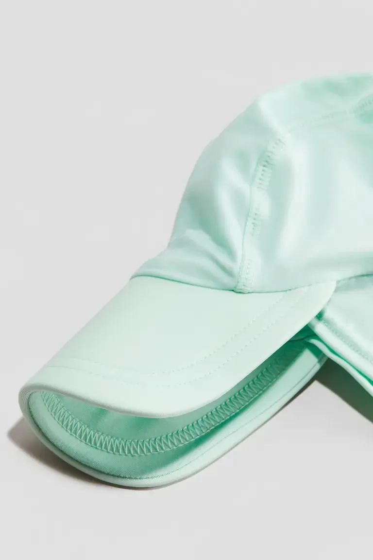 Aurinkolippis UPF 50