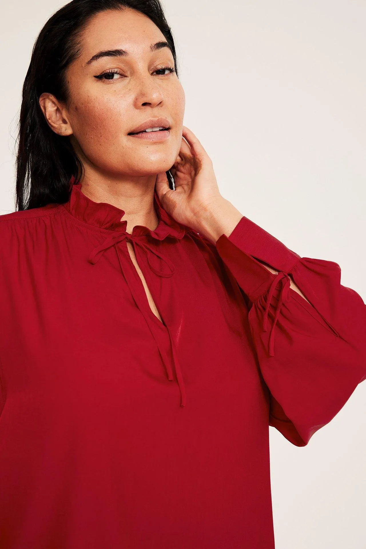 Pitkähihainen paitapusero