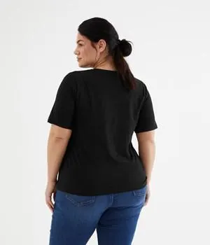 Pyöreäkauluksellinen perustoppi