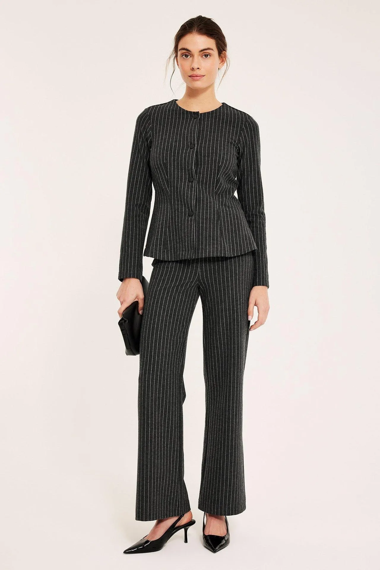 Liituraidalliset housut