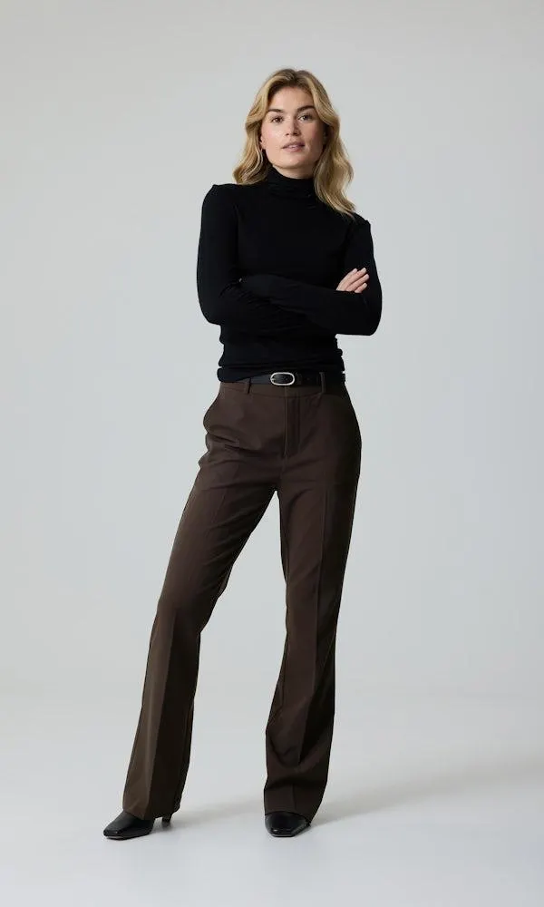 Puvunhousut flared -lahje